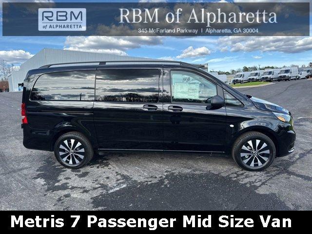 new 2023 Mercedes-Benz Metris car