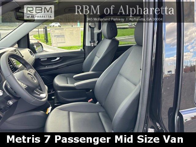 new 2023 Mercedes-Benz Metris car