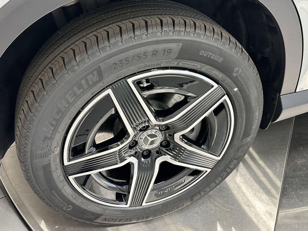 new 2026 Mercedes-Benz GLC 300 car, priced at $62,340