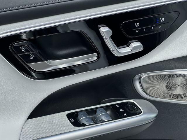 new 2025 Mercedes-Benz GLC 300 car, priced at $62,920