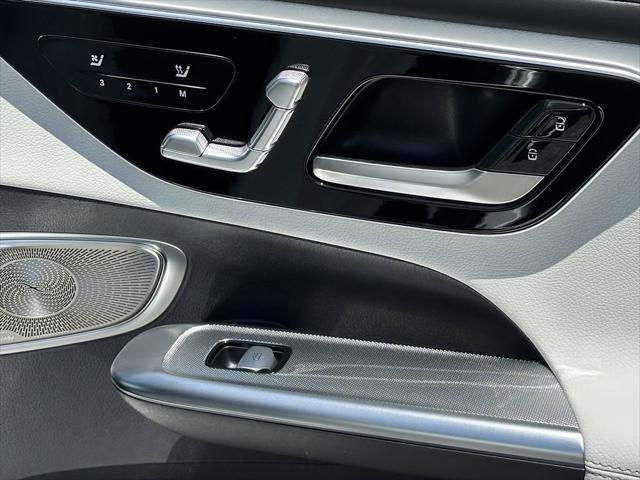 new 2025 Mercedes-Benz GLC 300 car, priced at $66,875