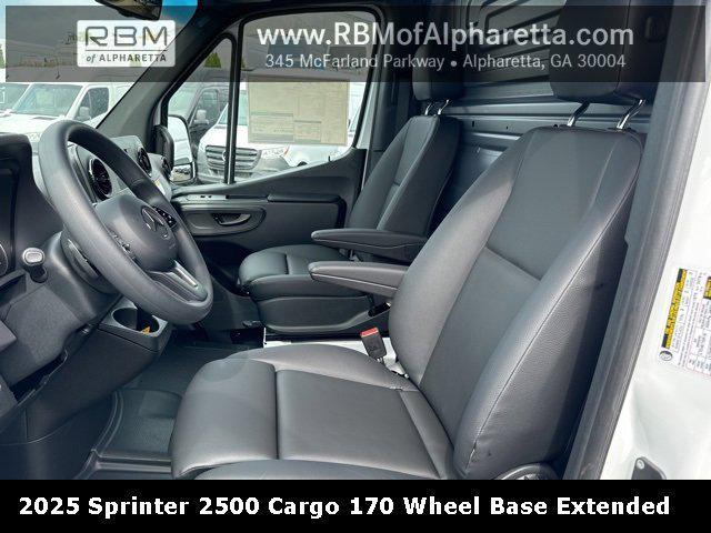 new 2024 Mercedes-Benz Sprinter 2500 car