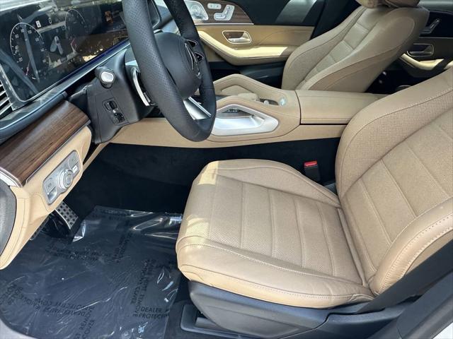 new 2025 Mercedes-Benz GLS 580 car, priced at $121,505
