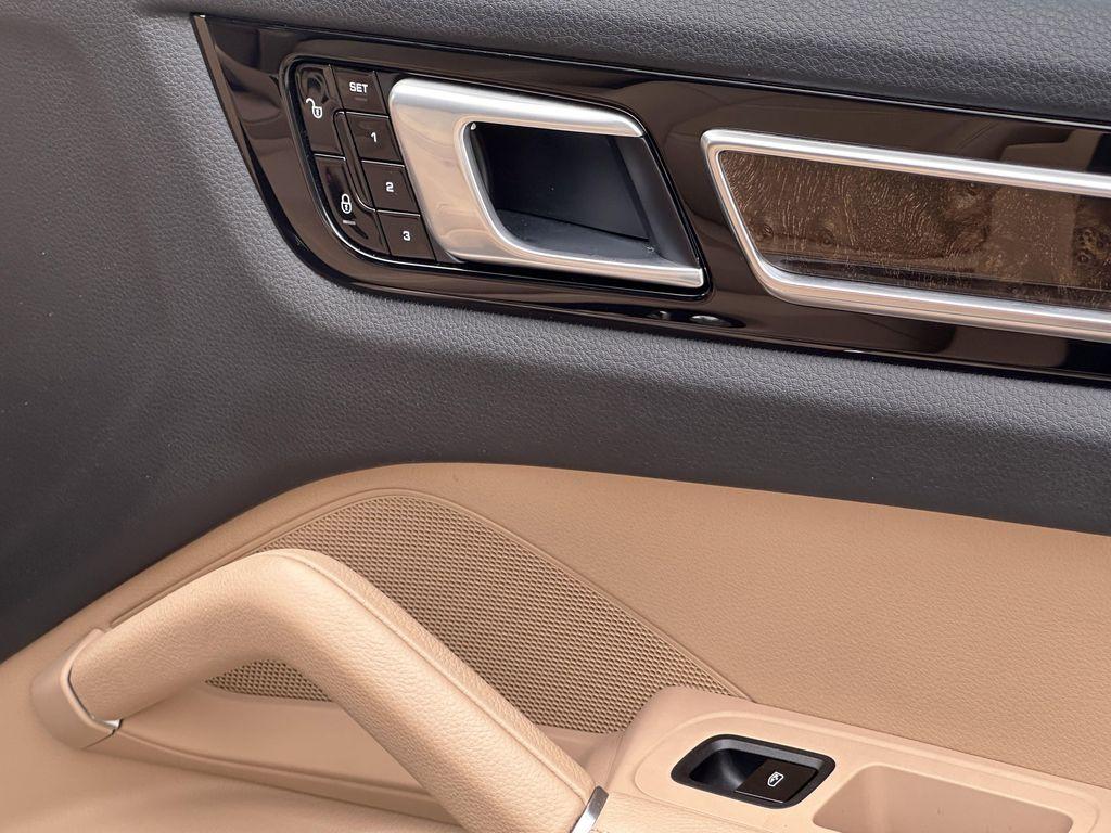used 2019 Porsche Cayenne car