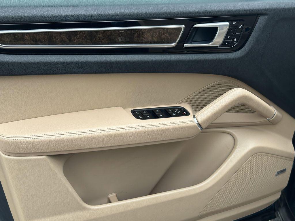 used 2019 Porsche Cayenne car