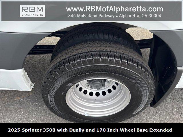 new 2025 Mercedes-Benz Sprinter 3500 car