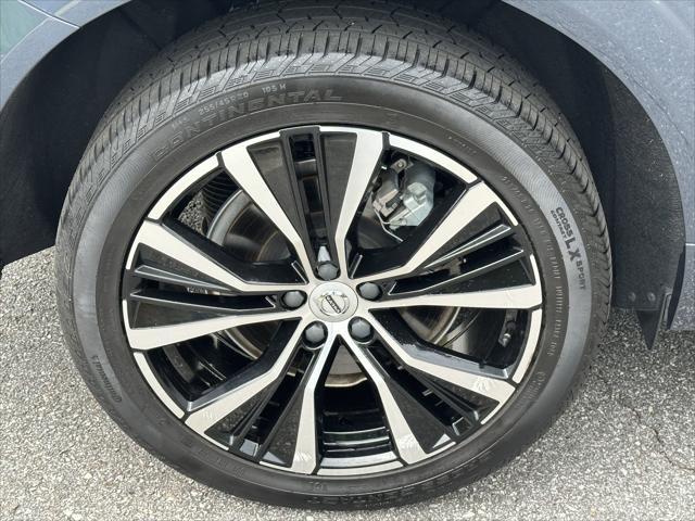used 2023 Volvo XC60 car, priced at $42,999