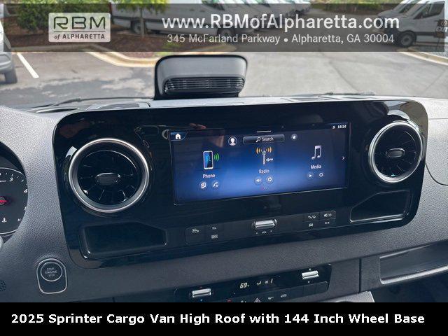 new 2025 Mercedes-Benz Sprinter 2500 car