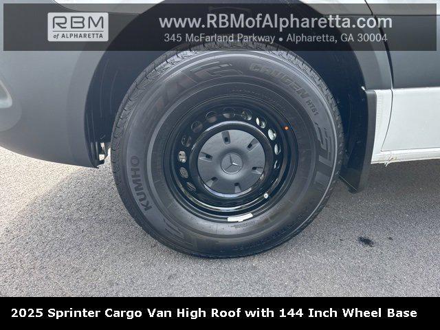 new 2025 Mercedes-Benz Sprinter 2500 car