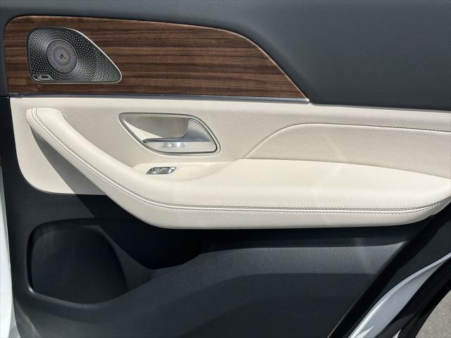 new 2025 Mercedes-Benz GLE 450 car, priced at $85,630