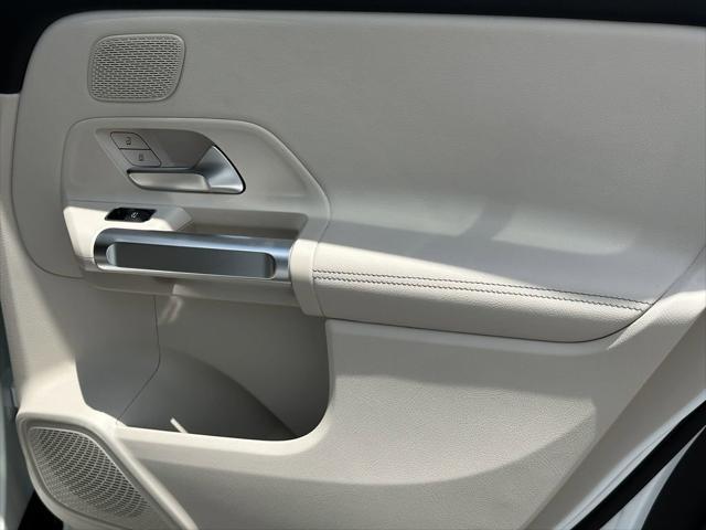 new 2025 Mercedes-Benz GLB 250 car, priced at $53,065