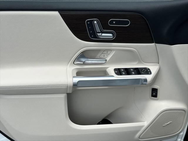 new 2025 Mercedes-Benz GLB 250 car, priced at $53,065