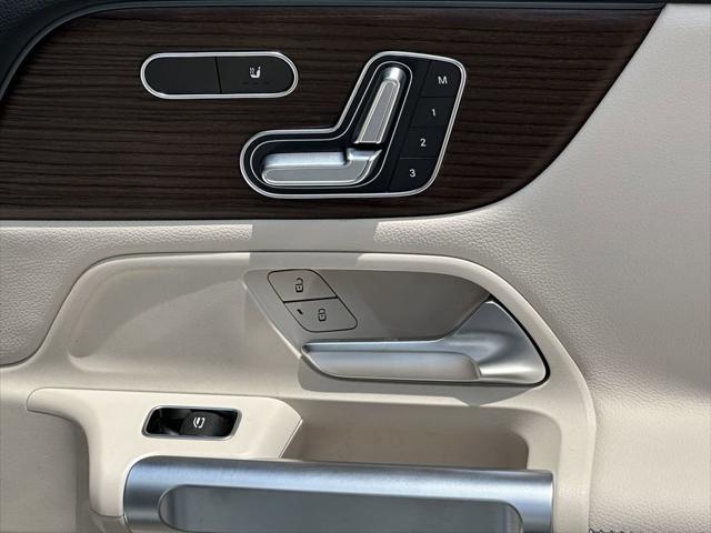 new 2025 Mercedes-Benz GLB 250 car, priced at $53,065