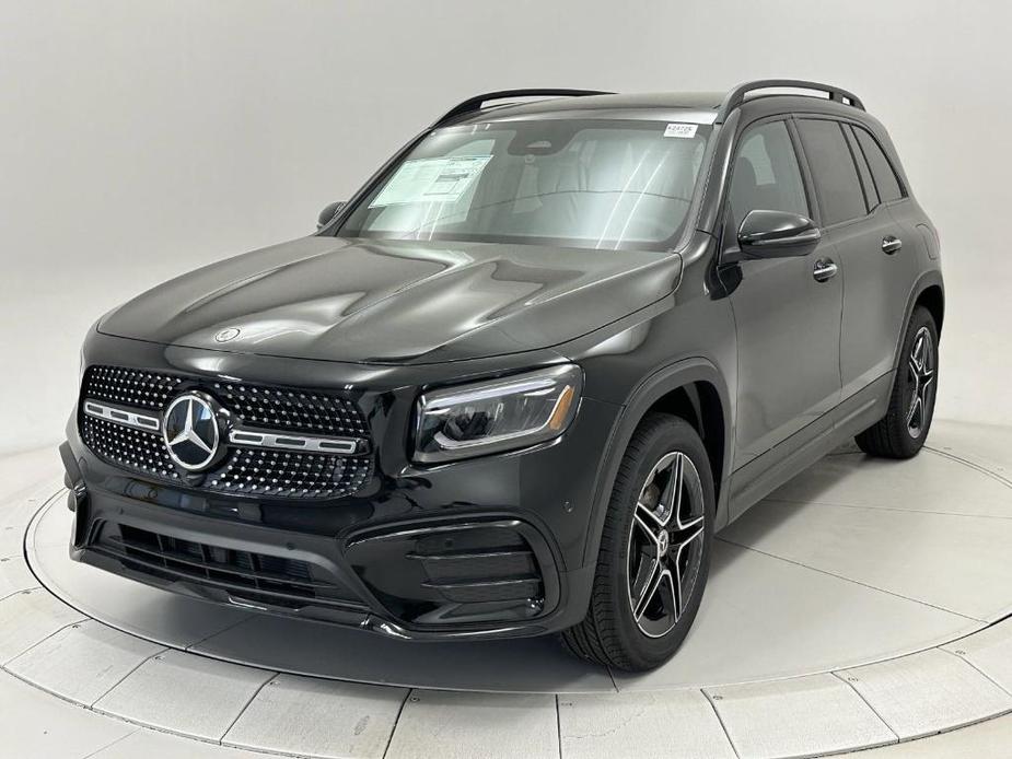 new 2024 Mercedes-Benz GLB 250 car, priced at $53,350