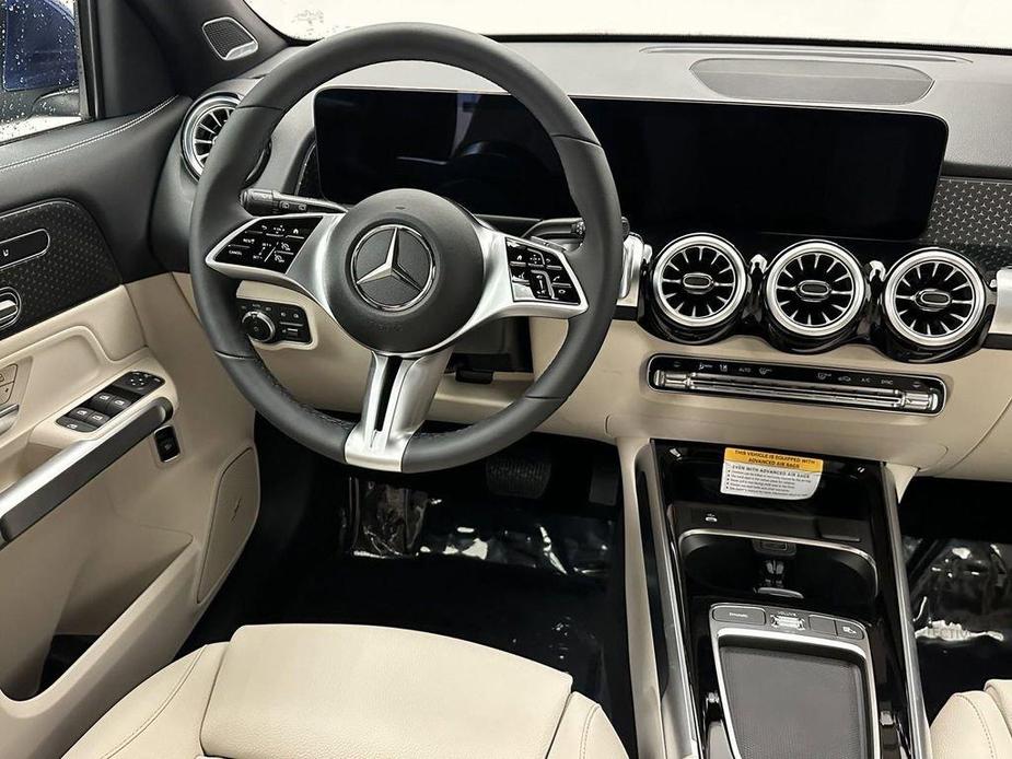 new 2024 Mercedes-Benz GLB 250 car, priced at $53,490