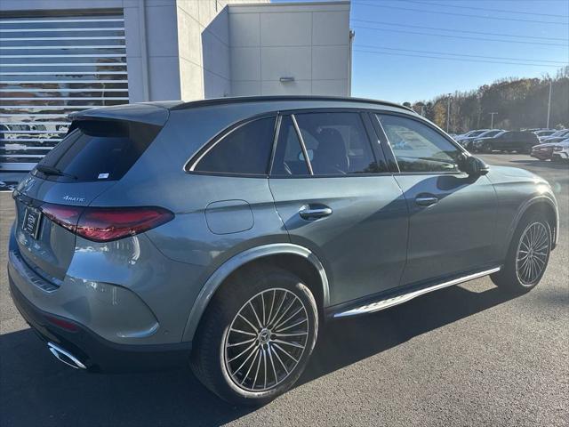 new 2025 Mercedes-Benz GLC 300 car, priced at $63,915