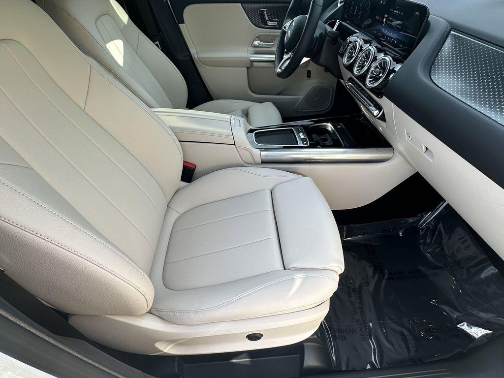 used 2025 Mercedes-Benz GLA 250 car, priced at $41,999