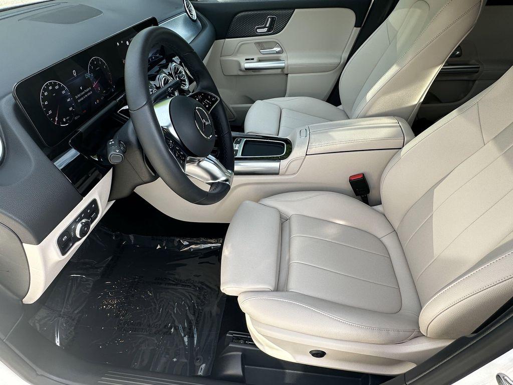 used 2025 Mercedes-Benz GLA 250 car, priced at $41,999