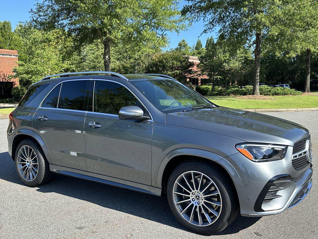 new 2025 Mercedes-Benz GLE 450 car, priced at $83,985
