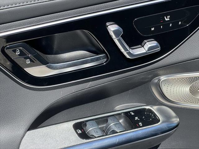 new 2025 Mercedes-Benz GLC 300 car, priced at $60,585