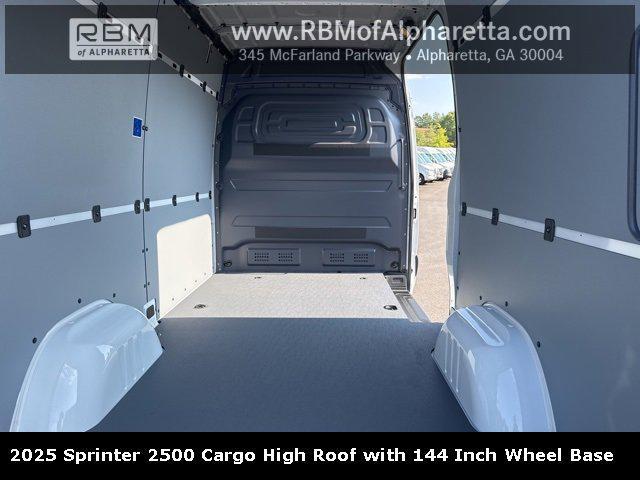 new 2025 Mercedes-Benz Sprinter 2500 car