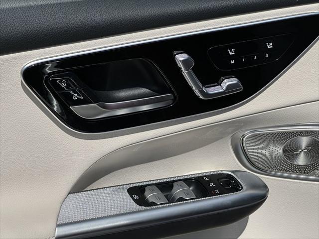 new 2025 Mercedes-Benz GLC 300 car, priced at $59,015
