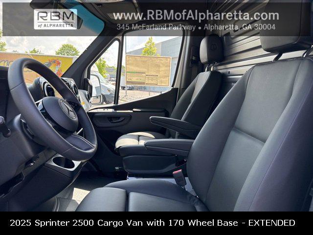 new 2025 Mercedes-Benz Sprinter 2500 car