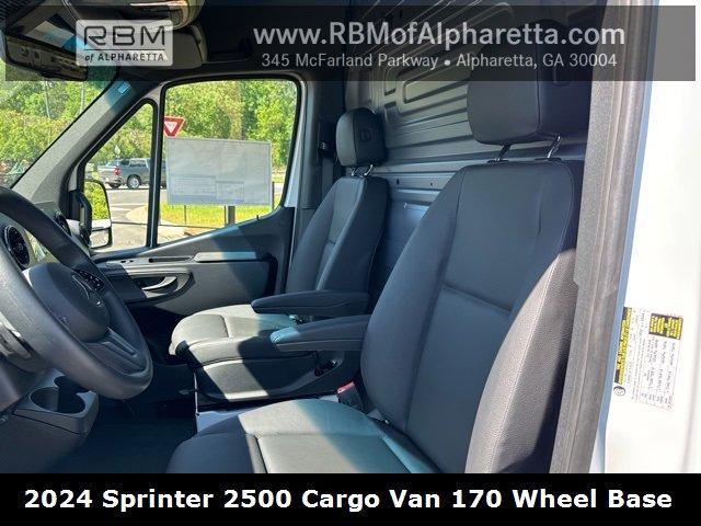 new 2024 Mercedes-Benz Sprinter 2500 car