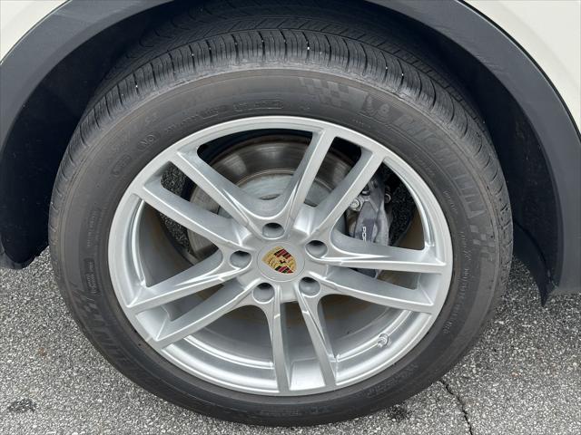 used 2022 Porsche Cayenne car