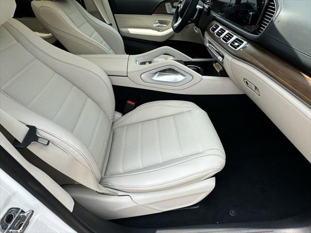new 2025 Mercedes-Benz GLS 580 car, priced at $121,505