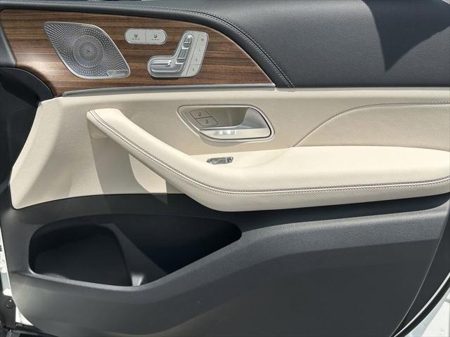 new 2025 Mercedes-Benz GLS 580 car, priced at $121,505