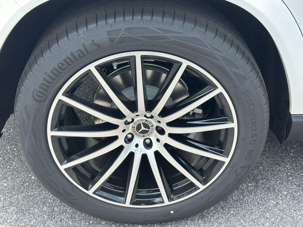 new 2025 Mercedes-Benz GLS 580 car, priced at $121,505