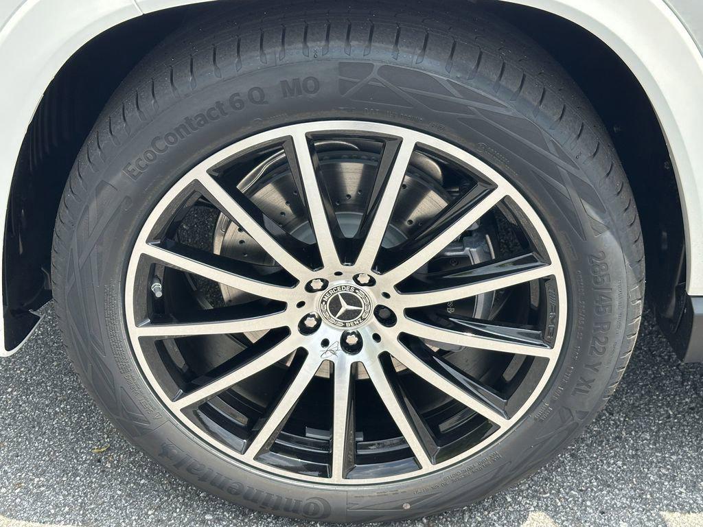 new 2025 Mercedes-Benz GLS 580 car, priced at $121,505