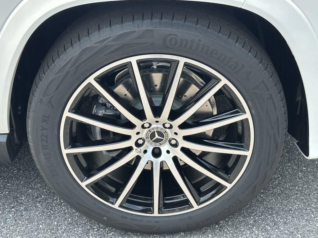 new 2025 Mercedes-Benz GLS 580 car, priced at $121,505