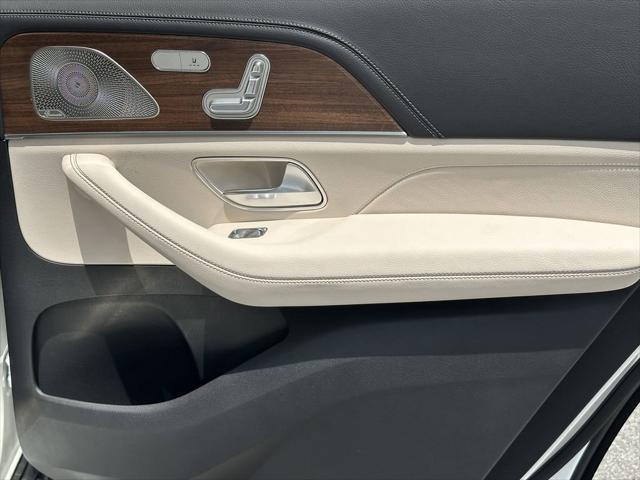 new 2025 Mercedes-Benz GLS 580 car, priced at $121,505