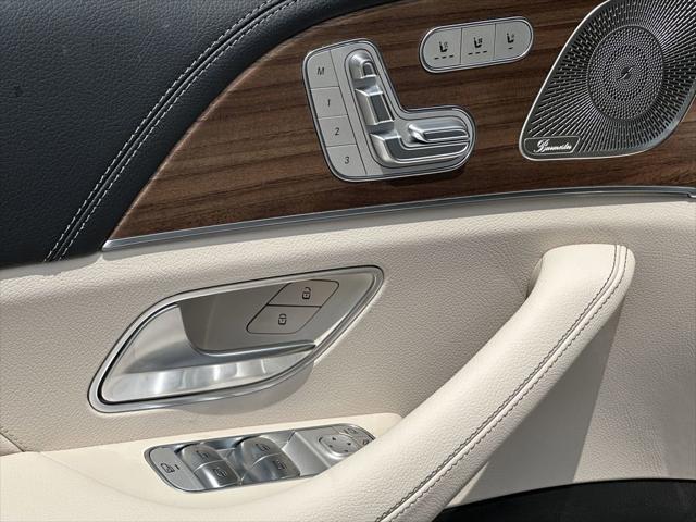 new 2025 Mercedes-Benz GLS 580 car, priced at $121,505