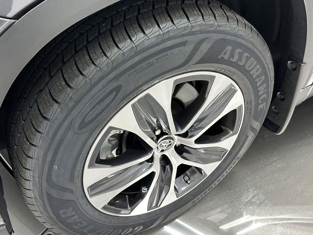 used 2022 Toyota Highlander Hybrid car, priced at $42,899