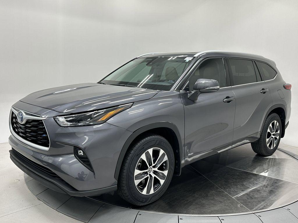 used 2022 Toyota Highlander Hybrid car, priced at $42,899