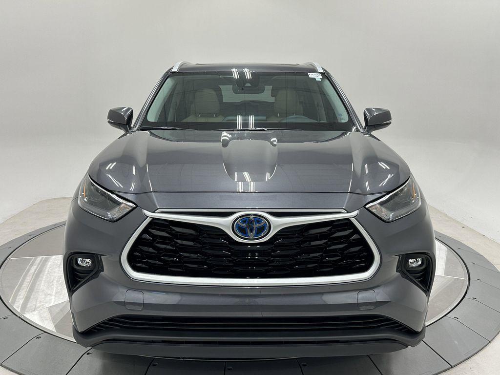 used 2022 Toyota Highlander Hybrid car, priced at $42,899