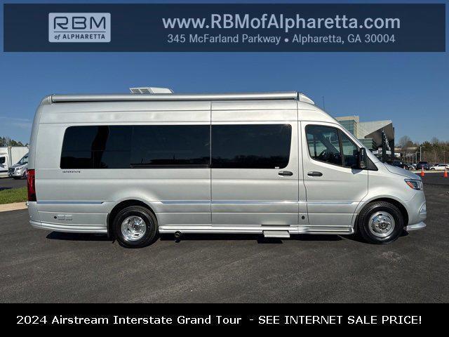 new 2022 Mercedes-Benz Sprinter 3500XD car, priced at $269,860