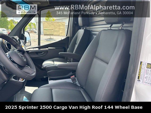 new 2025 Mercedes-Benz Sprinter 2500 car