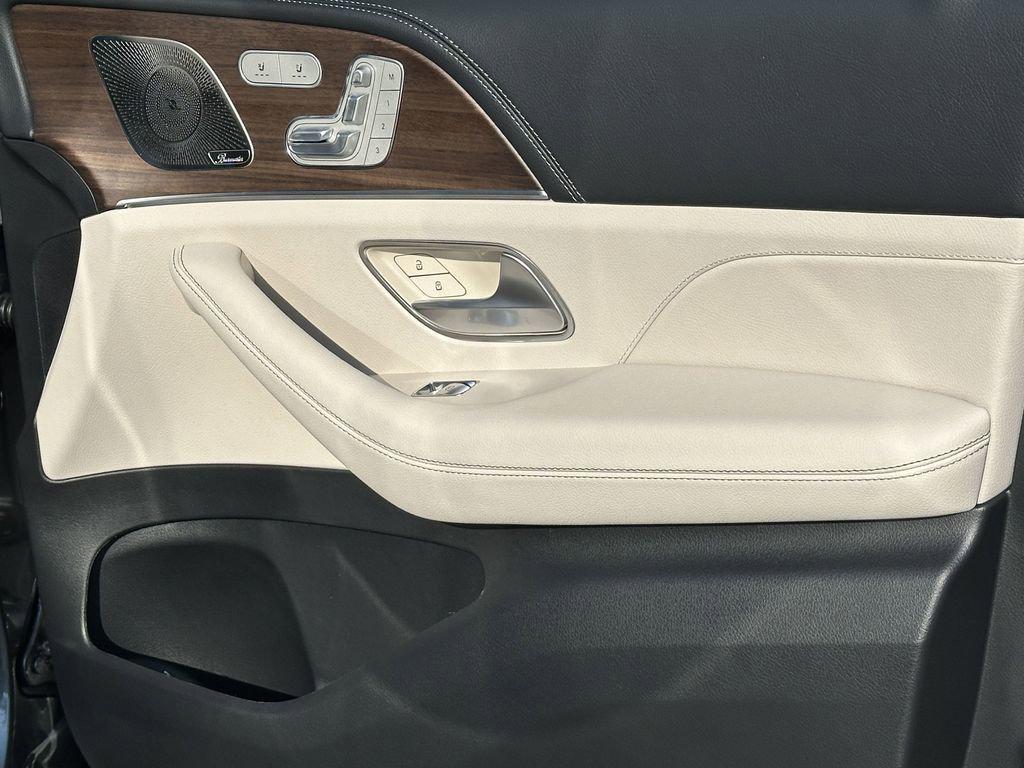new 2025 Mercedes-Benz GLE 450 car, priced at $89,895