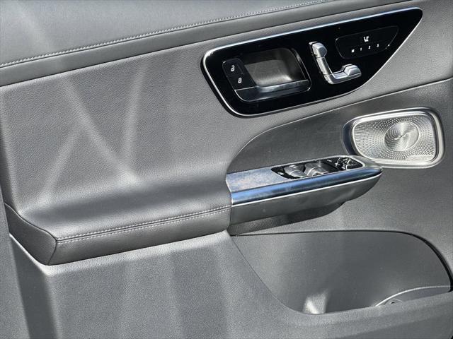 new 2025 Mercedes-Benz GLC 350e car, priced at $70,685