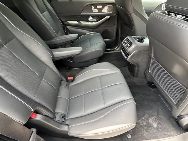 new 2025 Mercedes-Benz GLS 580 car, priced at $123,225