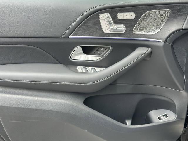 new 2025 Mercedes-Benz GLS 580 car, priced at $123,225