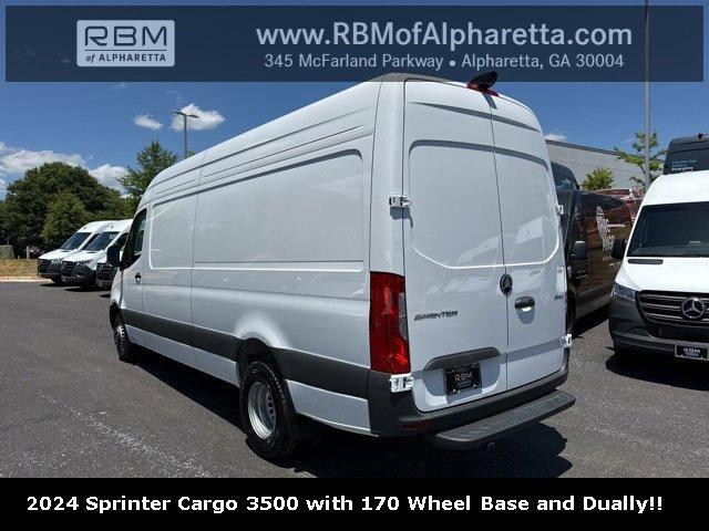 new 2024 Mercedes-Benz Sprinter 3500 car