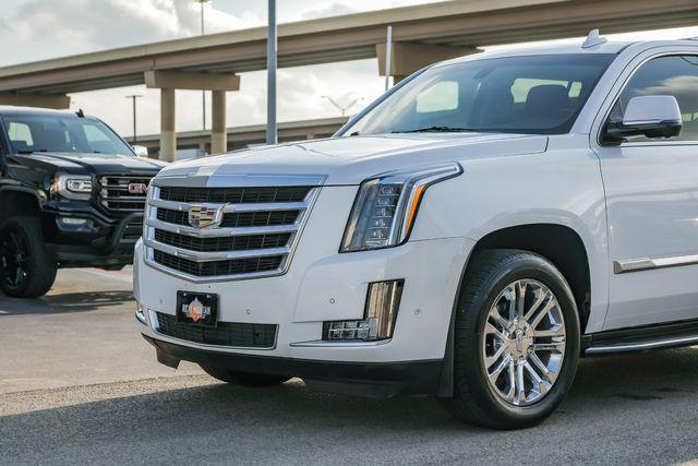 used 2017 Cadillac Escalade ESV car, priced at $26,990