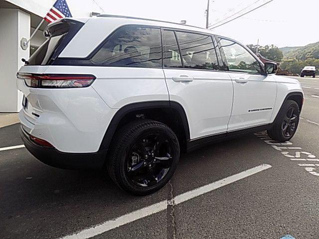 used 2023 Jeep Grand Cherokee car, priced at $43,892