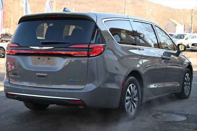 used 2022 Chrysler Pacifica Hybrid car, priced at $22,995