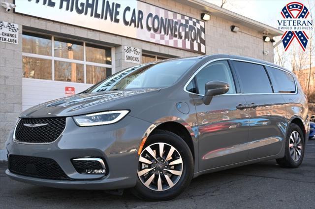 used 2022 Chrysler Pacifica Hybrid car, priced at $22,995